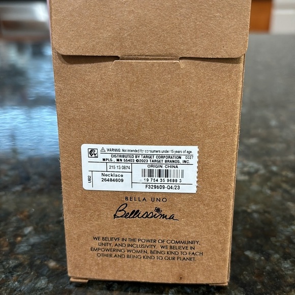 ⭐️NWT Necklace “B” - Picture 2 of 4